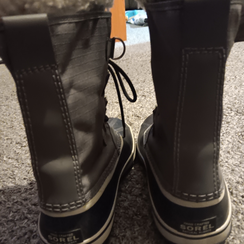 Sorel Black and Gray Lace Up Boots - Picture 7 of 13